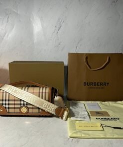 BURBERRY NOTE HANDBAG